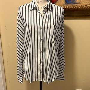 Bella Dahl Silky front & back button down, Stripes, metallic thread collar top